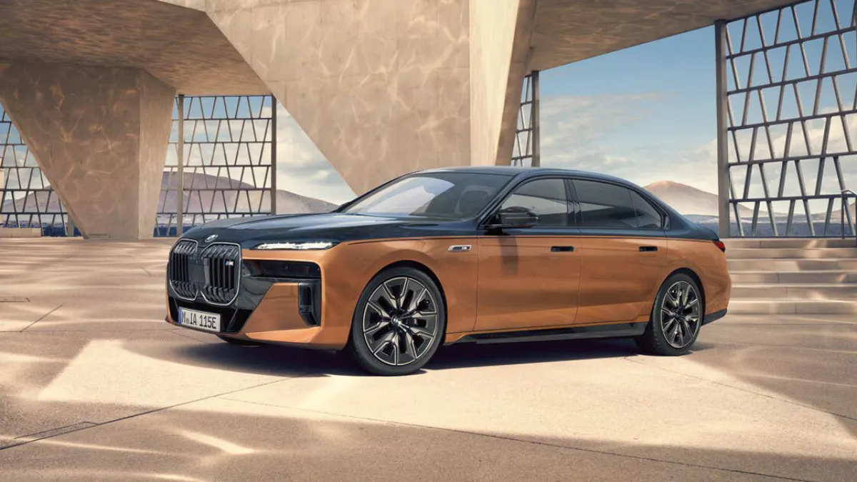 BMW i7 M70 2025 : Flagship Electric Sedan Blending Luxury & Power for Global Markets