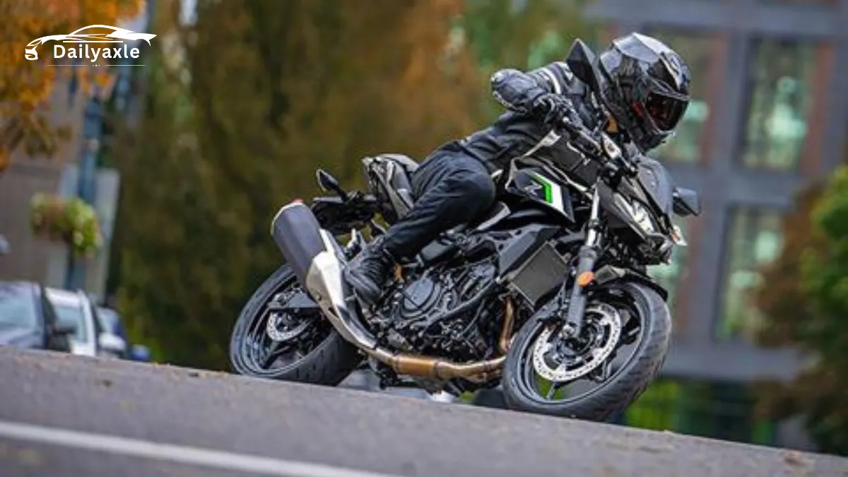 Kawasaki Z500 2025 : Sleek Design & Powerful 451cc Engine Unveiled in India