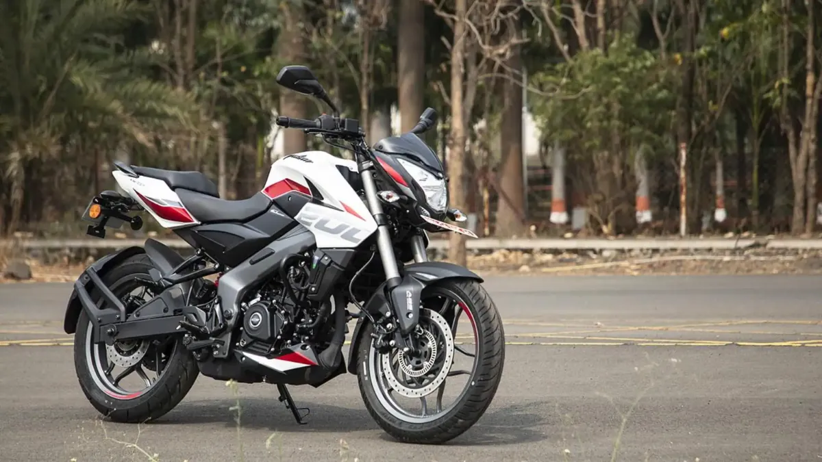 Bajaj Pulsar NS200 – Still a Street Fighter or Just Living on Old Reputation?