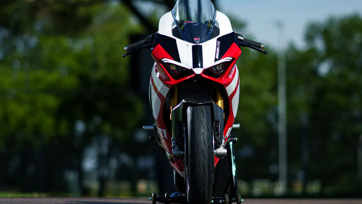 Ducati Panigale V2 2025 Unleashed — The Everyday Superbike That Redefines Speed and Style!