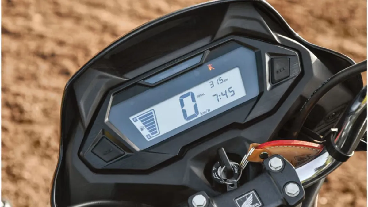 Honda Shine 100 DX Review : The Commuter Bike That Surprises Everyone in City Traffic