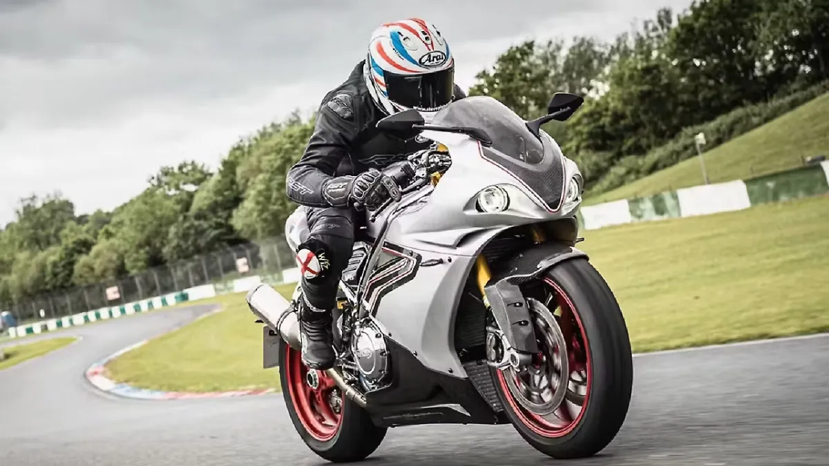 Norton V4 SV Review : The British Beast That Will Blow Your Mind