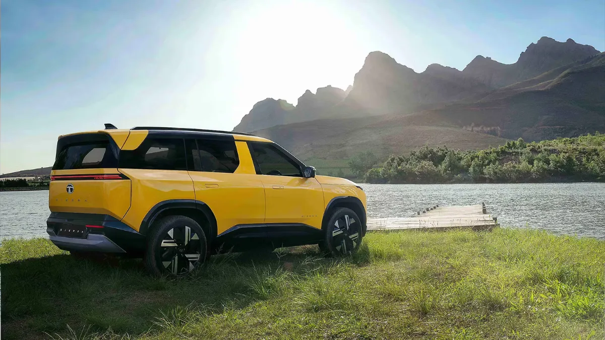 Tata Sierra 2025 Base Variant Iconic Design, Nostalgia, and What You Really Get