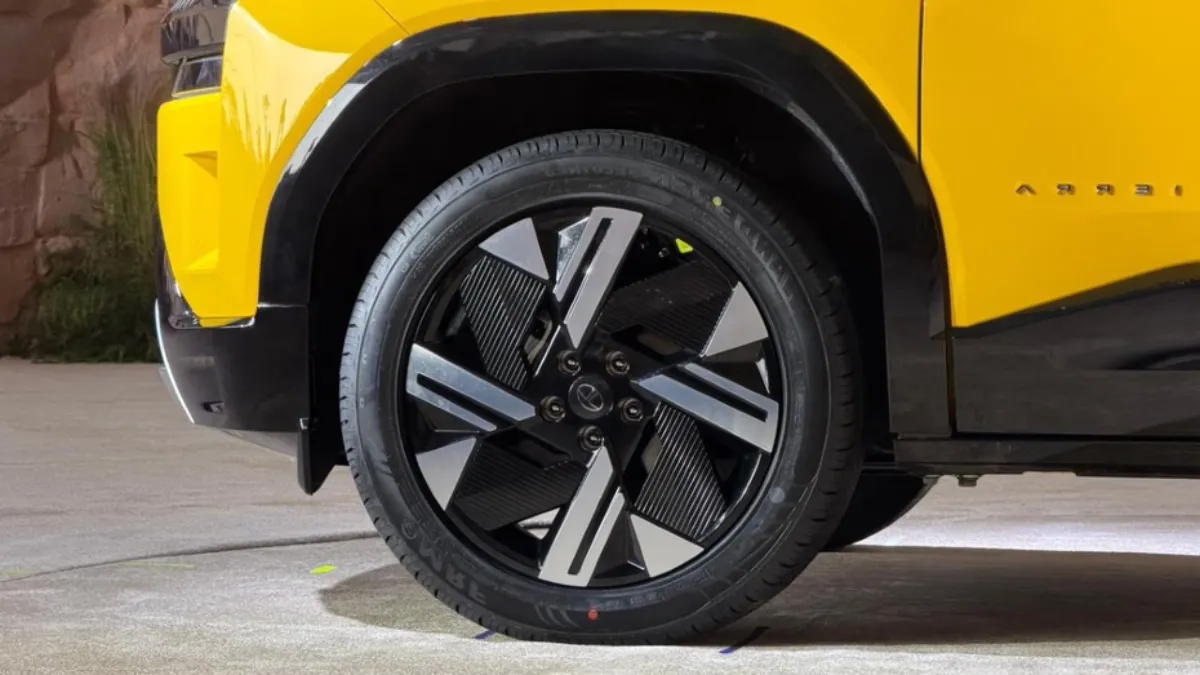 2025 Tata Sierra First Look : 7 Segment-First Features That Make Rivals Shiver